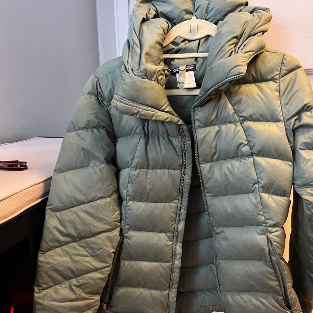 Patagonia Puffer-Women’s fit-Medium-hoodless-Sage